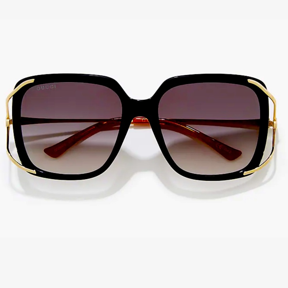 Pre-Owned Gucci Sunglasses with prescription lenses
GUCCI
GG0647S